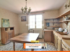 RARE dans la Côte Chalonnaise: Maison de 243 m2 habitable dans un parc arboré de 5000m2  