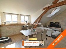 Appartement équipé Atypique T4 avec pierres apparentes dans maison de ville