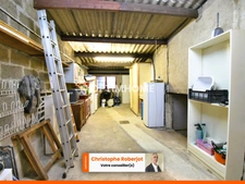 3 possibilités pour cette jolie maison: Maison familiale/ Maison de rapport ou Mixte espace médical/maison de rapport