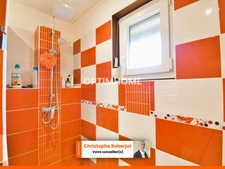 Lumineuse maison familiale de 168m2 au sol sur 2 niveaux et 1.6 hectare de terrain + 276m2 de dépendances
