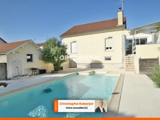 Atypique - Maison de ville et ses dépendances sur 1140 m2 de terrain à CHALON SUR SAONE  