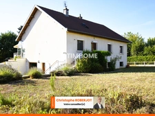 Belle maison de 320m2 au sol sur 1700m2 de terrain clos et piscinable aux portes de Chalon sur Saône
