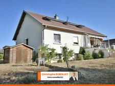 Belle maison de 320m2 au sol sur 1700m2 de terrain clos et piscinable aux portes de Chalon sur Saône