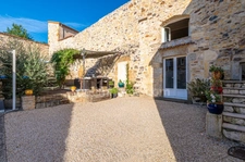 **Coup de cœur – Maison de charme 195 m² avec 2 entrées indépendantes, 2 extérieurs, garage, cave, vue et piscine**