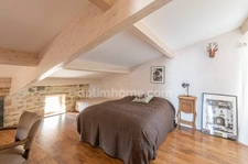 **Coup de cœur – Maison de charme 195 m² avec 2 entrées indépendantes, 2 extérieurs, garage, cave, vue et piscine**