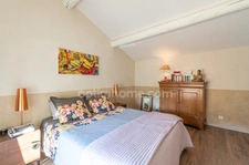 **Coup de cœur – Maison de charme 195 m² avec 2 entrées indépendantes, 2 extérieurs, garage, cave, vue et piscine**