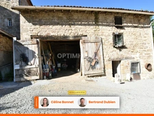Ensemble immobilier : maison 164m2 et dépendances sur 9466m2 de parcelles