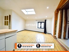 EXCLUSIVITE / Maison de village avec garage et petit jardin / 63190 Moissat