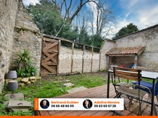 EXCLUSIVITE / Maison de village avec garage et petit jardin / 63190 Moissat