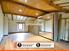 EXCLUSIVITE / Maison de village avec garage et petit jardin / 63190 Moissat