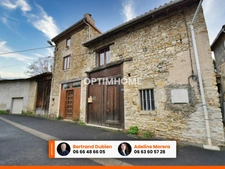 EXCLUSIVITE / Maison de village avec garage et petit jardin / 63190 Moissat