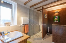 **Coup de cœur – Maison de charme 195 m² avec 2 entrées indépendantes, 2 extérieurs, garage, cave, vue et piscine**