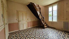 Maison de charme à fort potentiel, proche commerces Noyant (49)