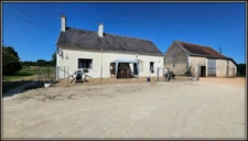 Maison de campagne avec dépendances