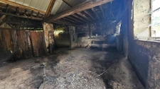 🏡 À vendre – Authentique maison en pierre avec grand terrain et potentiel d’agrandissement