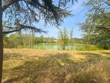 PROPRIETE D'EXCEPTION AVEC 8 HECTARES, 2 LACS - VUE IMPRENABLE SUR LES PYRENES - CASTERA VAERDUZAN (32)