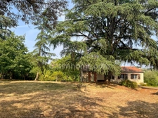 PROPRIETE D'EXCEPTION AVEC 8 HECTARES, 2 LACS - VUE IMPRENABLE SUR LES PYRENES - CASTERA VAERDUZAN (32)