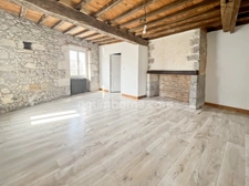 CHARMANTE MAISON DE VILLAGE LOUEE A MEZIN 111 M² 4 PIECES