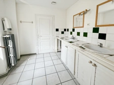 CHARMANTE MAISON DE VILLAGE LOUEE A MEZIN 111 M² 4 PIECES