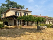 PROPRIETE D'EXCEPTION AVEC 8 HECTARES, 2 LACS - VUE IMPRENABLE SUR LES PYRENES - CASTERA VAERDUZAN (32)