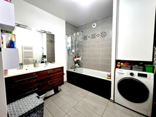 For sale 4-room family apartment with terrace and private garden – Berges de Seine / Beaujon district CLICHY (92)