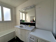 Appartement à vendre 4 pièces avec loggia fermée, cave et parking en sous sol ASNIERES SUR SEINE (92)