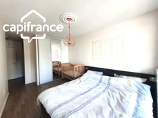 Dpt Hauts de Seine (92), à louer LEVALLOIS PERRET appartement T4   