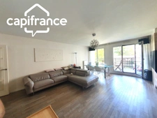 Dpt Hauts de Seine (92), à louer LEVALLOIS PERRET appartement T4   
