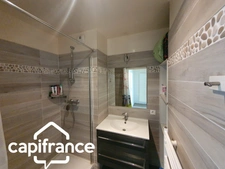 Dpt Hauts de Seine (92), à louer LEVALLOIS PERRET appartement T4   