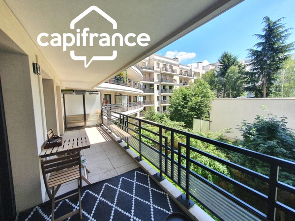 Dpt Hauts de Seine (92), à louer LEVALLOIS PERRET appartement T4