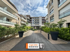 Appartement - 4 pièces  - 105 m² - GENAS (69)