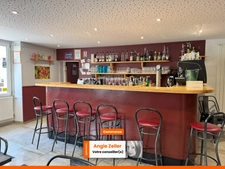 Bar-Restaurant avec appartement de type 5 et loft type 2 - FONCINE LE HAUT (39)