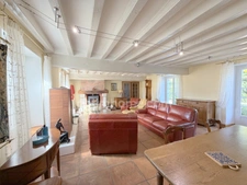Propriété à vendre 10 pièces MERY SUR CHER (18) dans un environnement très calme et verdoyant. 
