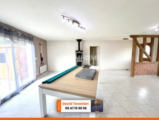 Maison de plain-pied avec garage d'une surface de 117 m², 2 chambres et une buanderie, excellent DPE C dans un environnement très calme sur la commune de Villefranche sur Cher 