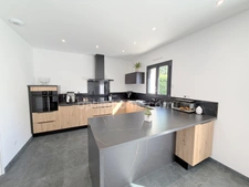 Maison contemporaine de plain-pied 128 m² habitables – DPE A – 3 chambres – Romorantin-Lanthenay (41200)