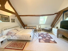 Propriété à vendre 10 pièces MERY SUR CHER (18) dans un environnement très calme et verdoyant. 