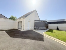 ROMORANTIN-LANTHENAY – Élégante maison contemporaine de plain-pied de 138 m² avec 4 chambres, garage et terrain paysagé de 717 m².