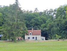 Maison 4 pièces de 72 m² avec terrain arboré de 5 290 m² – Hangar – Terrasse – Prise véhicule électrique situé à Faverolles en Berry 