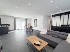 Maison contemporaine de plain-pied 128 m² habitables – DPE A – 3 chambres – Romorantin-Lanthenay (41200)