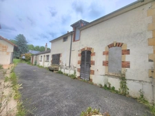 Ensemble immobilier à rénover - 2 maisons individuelles - terrain -  82 000€