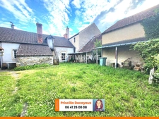 Ensemble immobilier à rénover - 2 maisons individuelles - terrain - garage - 98 500 €