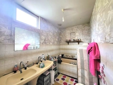 Ensemble immobilier à rénover - 2 maisons individuelles - terrain - garage - 98 500 €