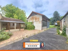 Ensemble immobilier à rénover - 2 maisons individuelles - terrain -  82 000€