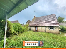 Ensemble immobilier à rénover - 2 maisons individuelles - terrain - garage - 98 500 €
