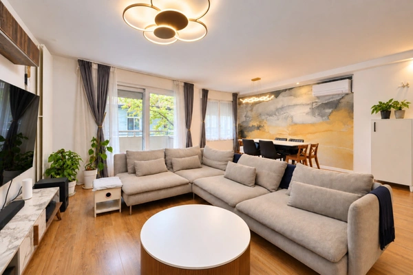 LYON 6e – BELLECOMBE – Appartement familial 132 m² – 4 chambres – 2 balcons – garage