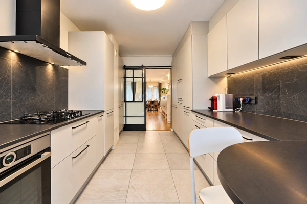 LYON 6e – BELLECOMBE – Appartement familial 132 m² – 4 chambres – 2 balcons – garage