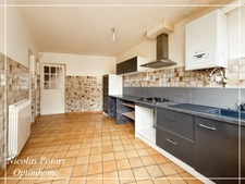 Maison 4 pièces avec cour, préau et bureau – Centre de Lacroix-Saint-Ouen