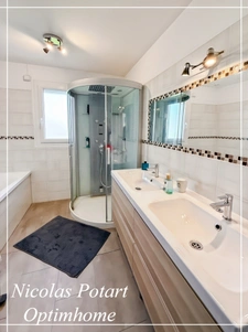 Maison familiale de 4 chambres avec piscine et grand terrain – Breuil-le-Vert