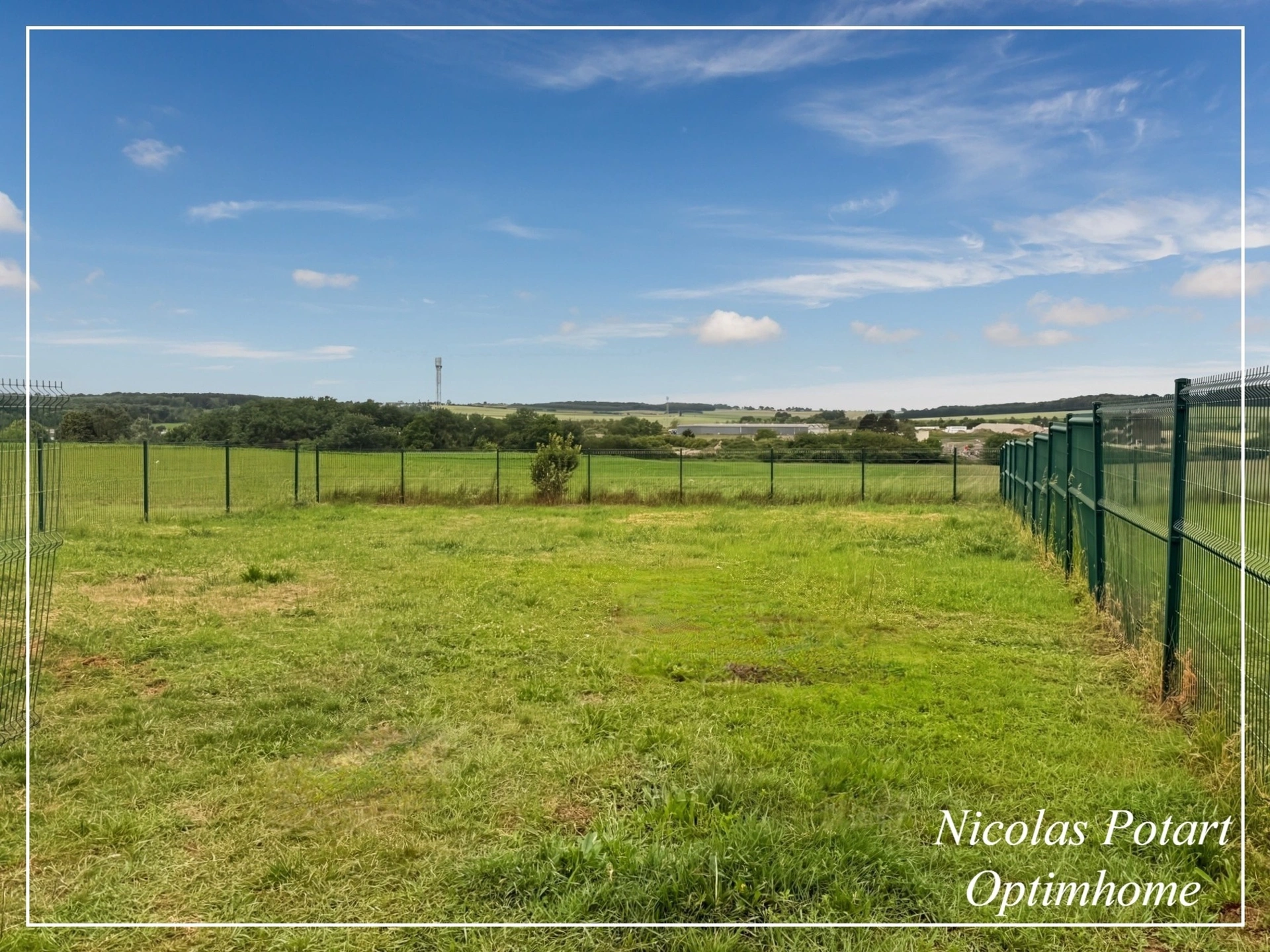 Terrain plat et clôturé de 544 m² dans un quartier résidentiel · à Ressons sur Matz · 49 000 €