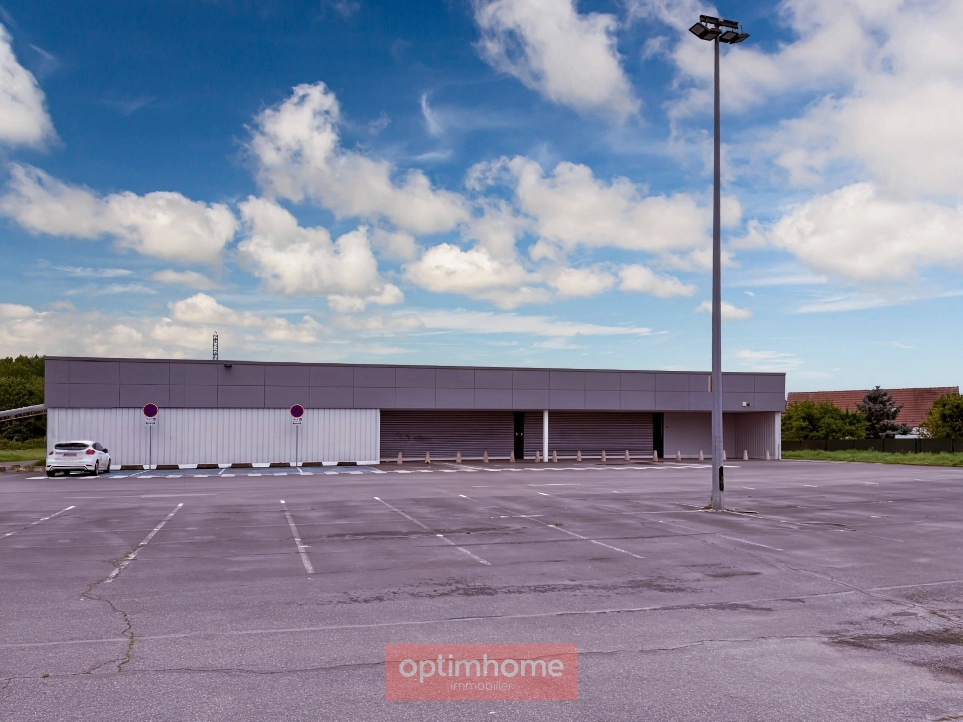 10 pièces 1707 m² · à Tergnier · 1 707 m² · 2 200 000 €